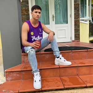 Meet your Posher, Machito